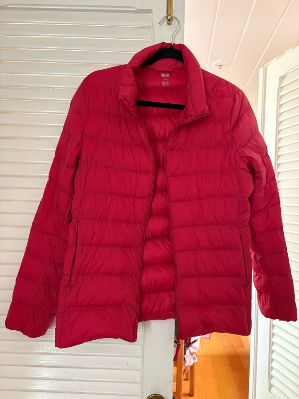 Uniqlo Women's Lightweight Packable Down Puffer Jacket - Red - Large